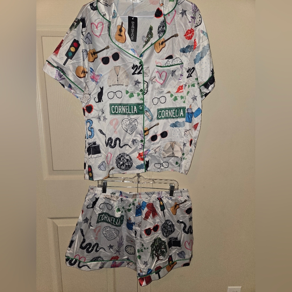 NWT Satin NY Pajama Set - Picture 3 of 4